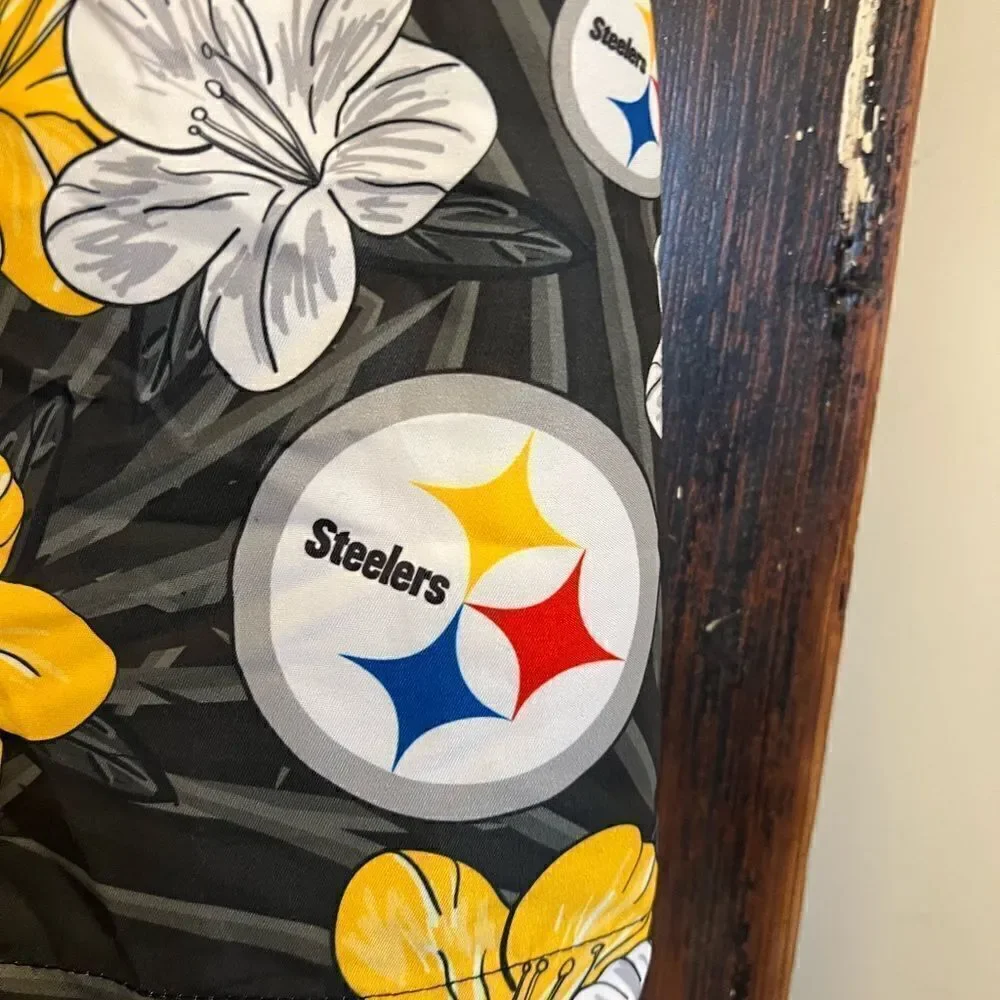 Men’s NWT PITTSBURGH STEELERS NFL MENS HIBISCUS SLIM FIT 5.5